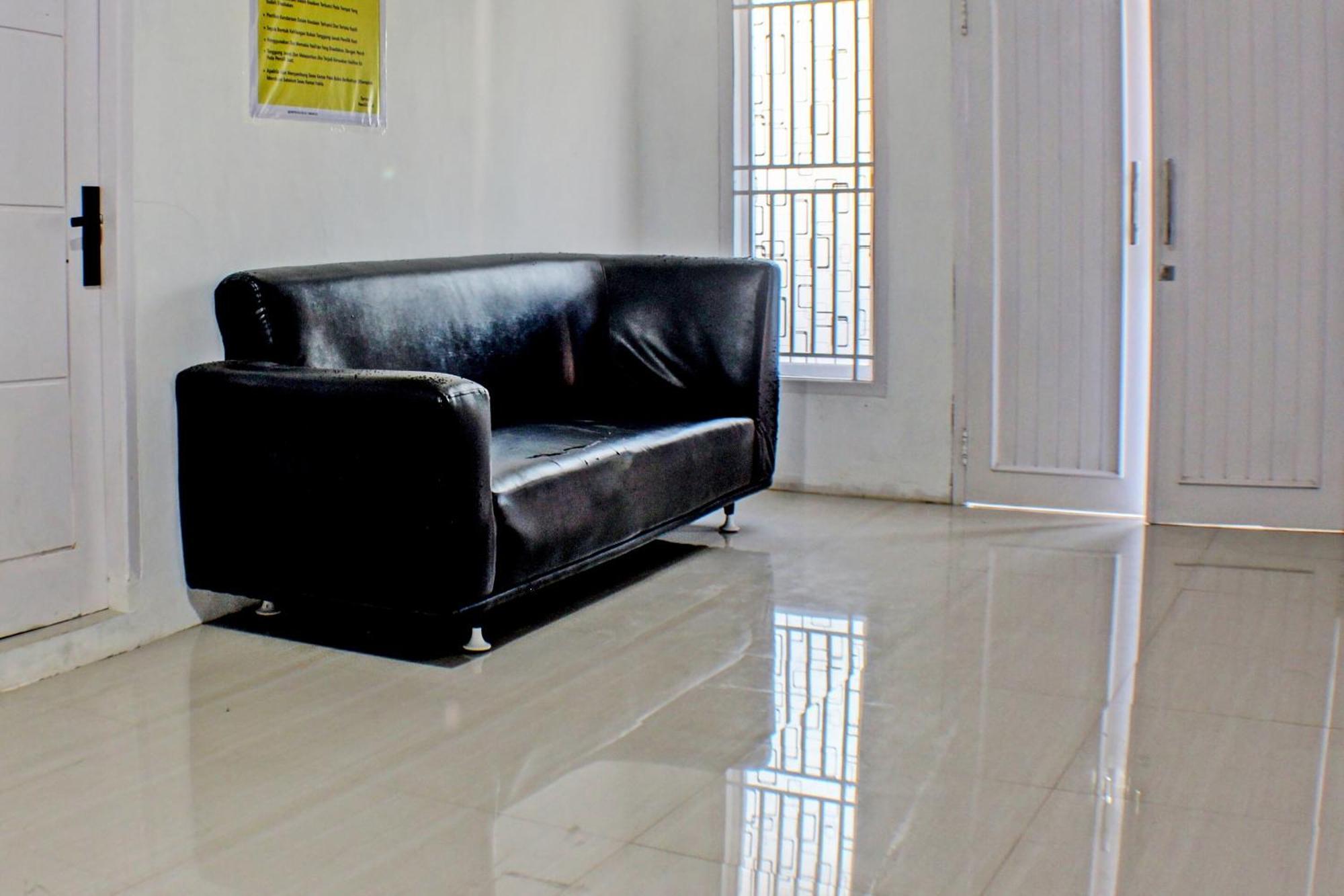 Hotel Oyo Life 93138 Anugrah Kost Syariah Bandar Lampung Exterior foto